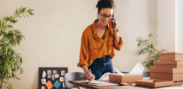 vendedor home office / Reprodução istock